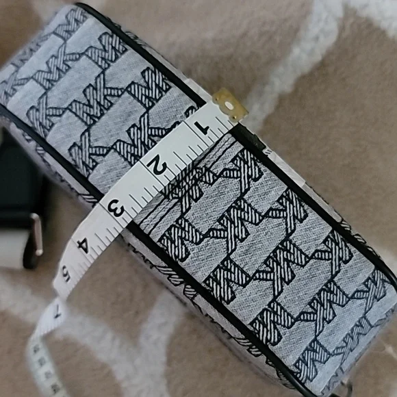 Michael Kors Crossbody - Picture 11 of 12